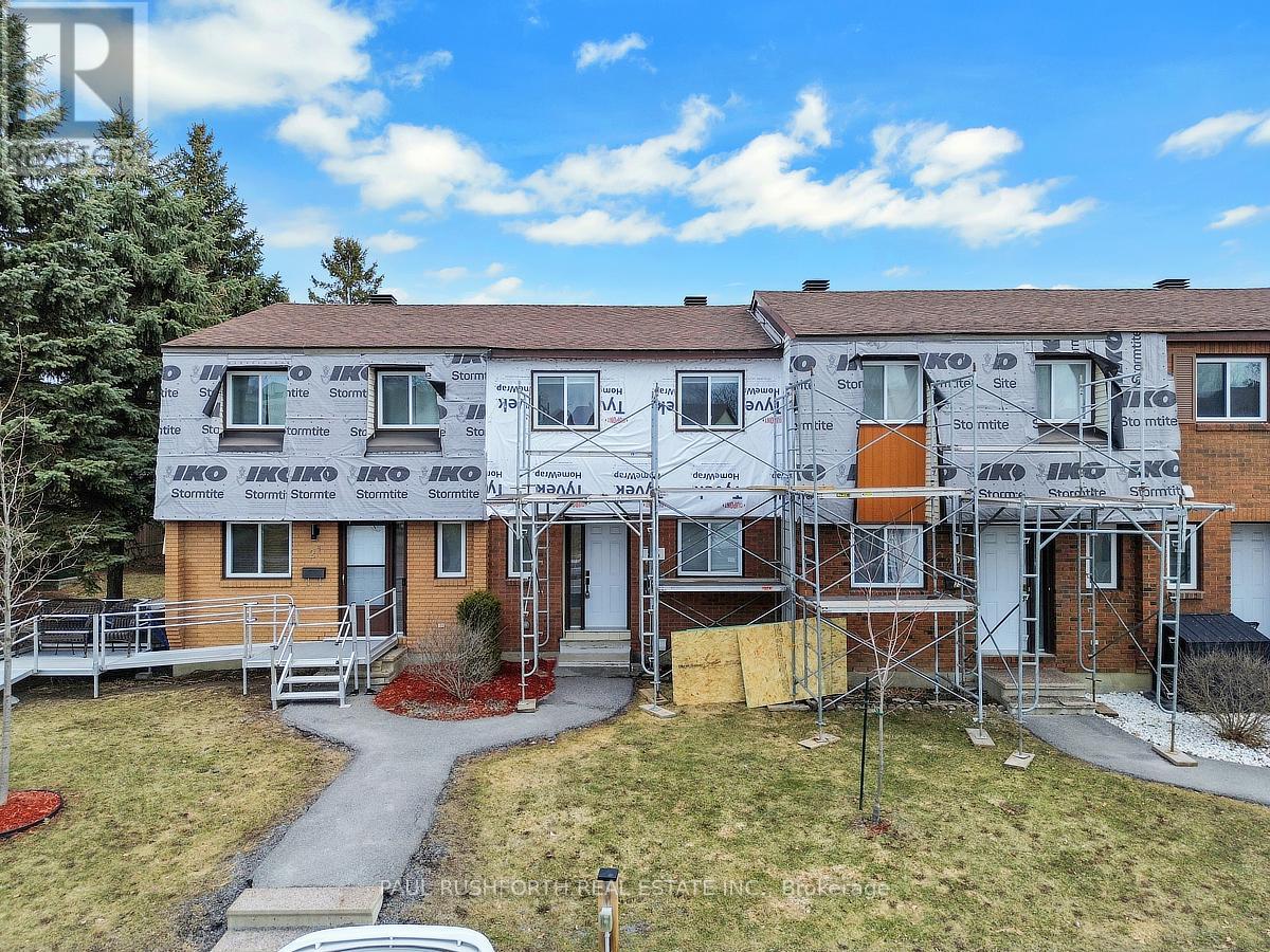 23 Pixley Private, Ottawa, Ontario  K1G 4C3 - Photo 1 - X12975178