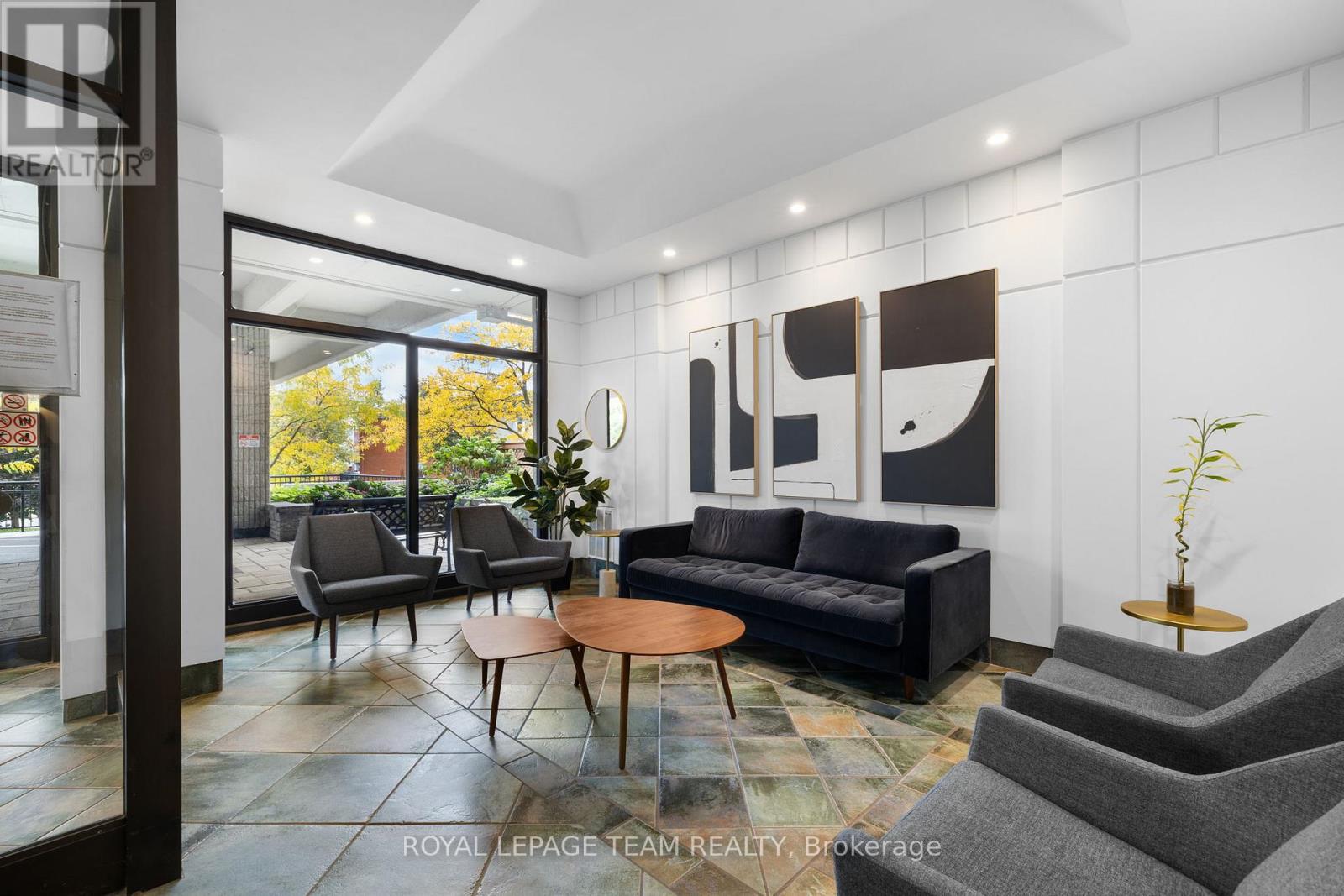 1114 - 40 Landry Street, Ottawa, Ontario  K1L 8K4 - Photo 4 - X12975312