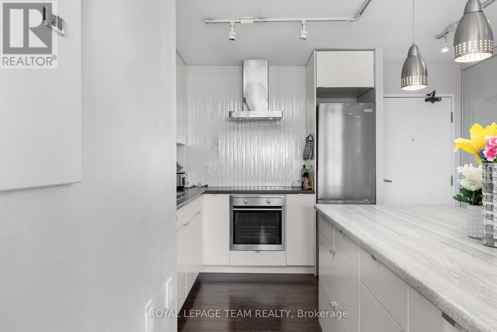 1114 - 40 Landry Street, Ottawa, Ontario  K1L 8K4 - Photo 9 - X12975312