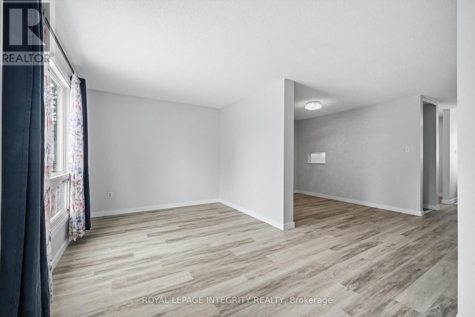 228 Millroad Way, Ottawa, Ontario  K1E 2C9 - Photo 15 - X12975318