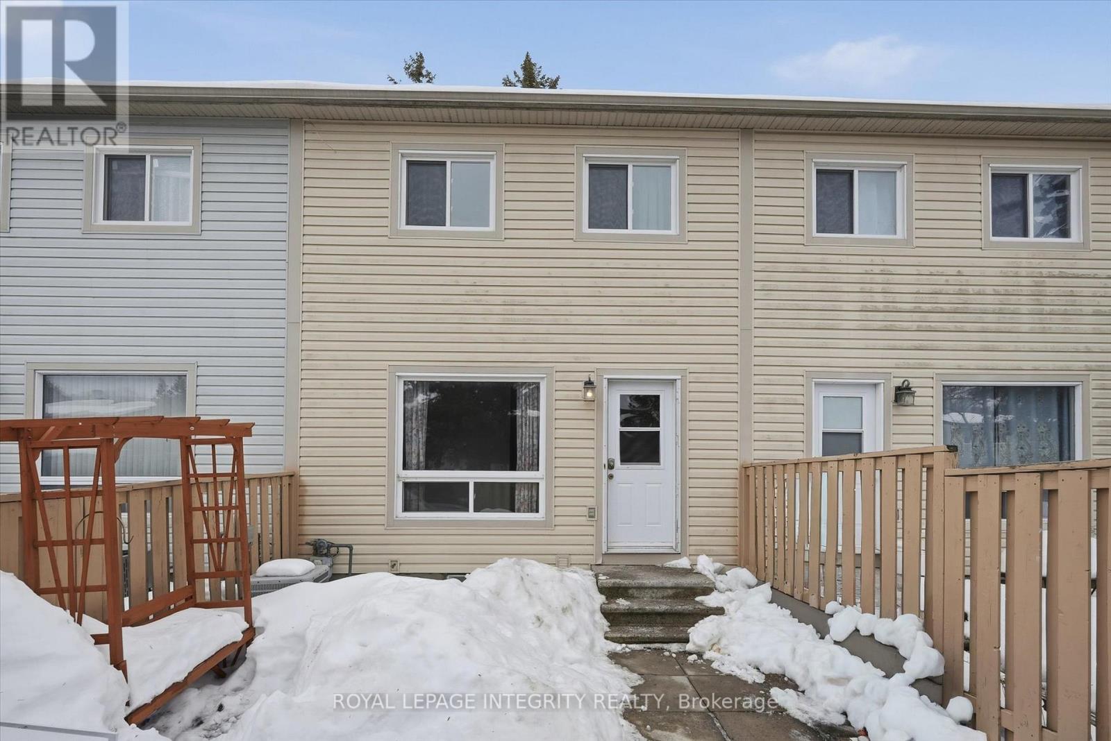 228 Millroad Way, Ottawa, Ontario  K1E 2C9 - Photo 38 - X12975318