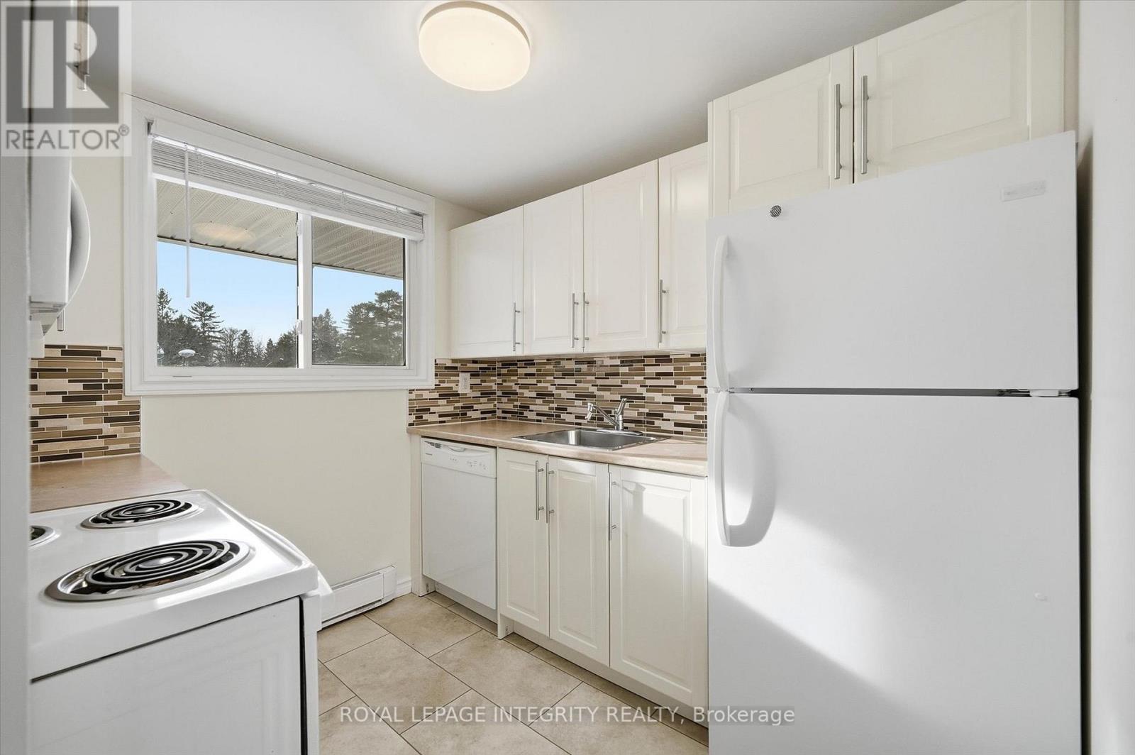 114 - 6532 Bilberry Drive, Ottawa, Ontario  K1C 4N9 - Photo 13 - X12975322