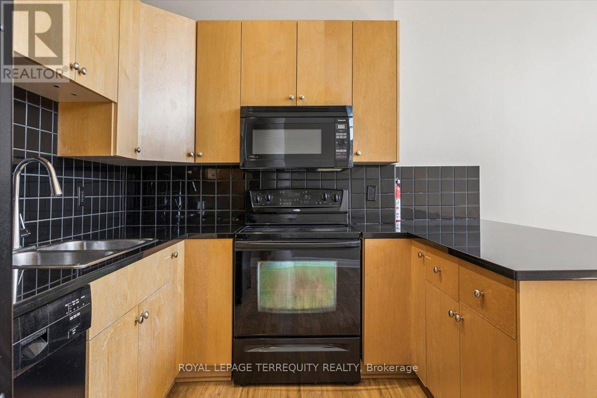 301 - 276 King Street W, Waterloo, Ontario  N2G 1B6 - Photo 21 - X12966048