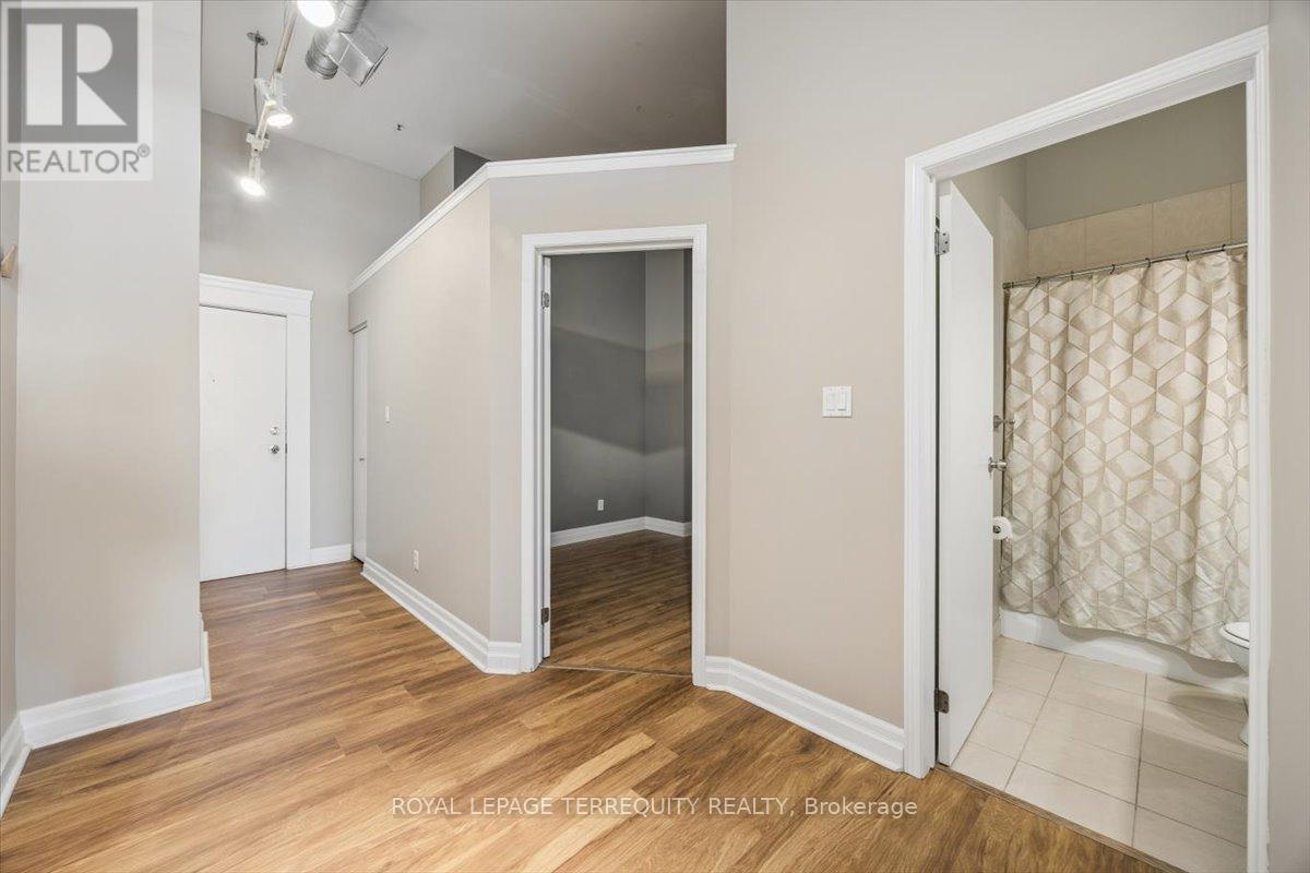 301 - 276 King Street W, Waterloo, Ontario  N2G 1B6 - Photo 7 - X12966048