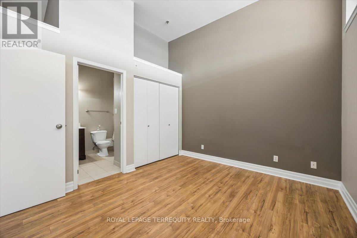 301 - 276 King Street W, Waterloo, Ontario  N2G 1B6 - Photo 13 - X12966048