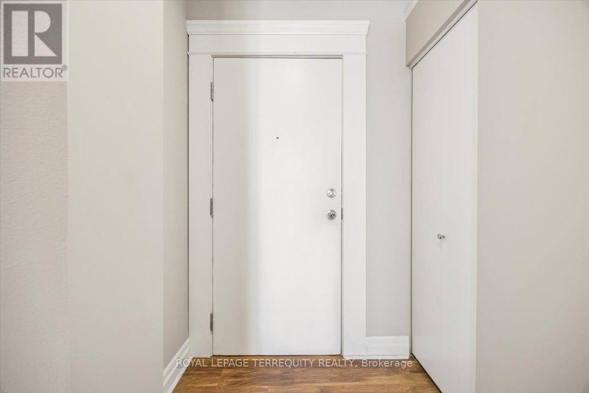 301 - 276 King Street W, Waterloo, Ontario  N2G 1B6 - Photo 3 - X12966048