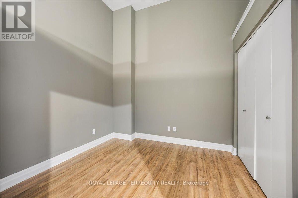 301 - 276 King Street W, Waterloo, Ontario  N2G 1B6 - Photo 8 - X12966048