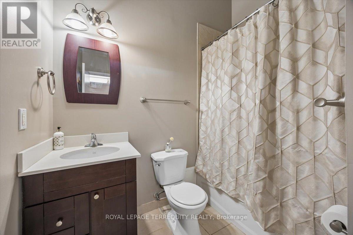 301 - 276 King Street W, Waterloo, Ontario  N2G 1B6 - Photo 15 - X12966048