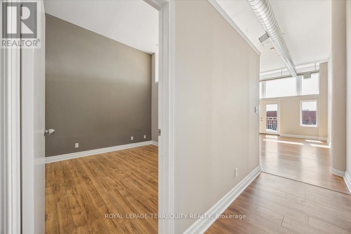 301 - 276 King Street W, Waterloo, Ontario  N2G 1B6 - Photo 11 - X12966048