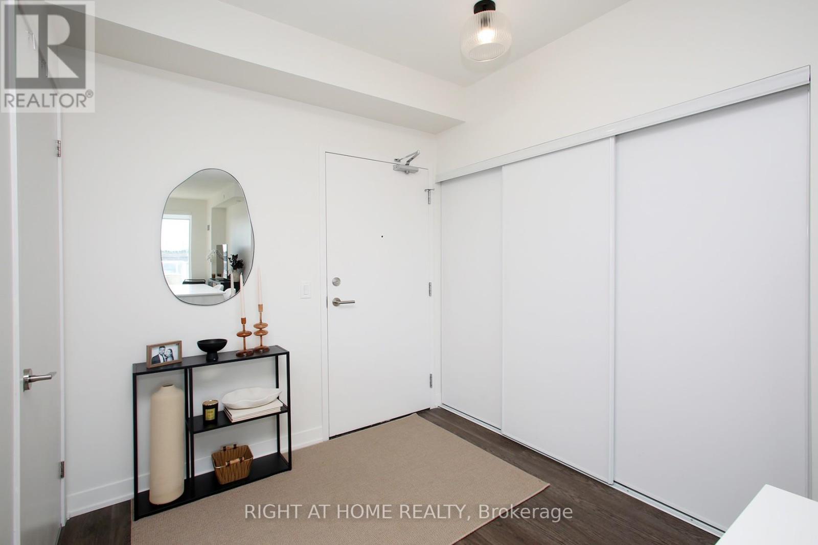 513 - 6 David Eyer Road, Richmond Hill, Ontario  L4S 0N5 - Photo 4 - N12975154