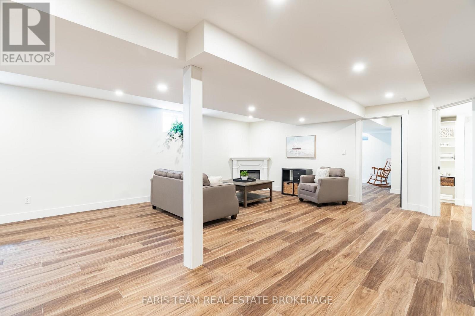 1986 Forest Valley Drive, Innisfil, Ontario L9S 4A5 - Photo 29 - N12975210