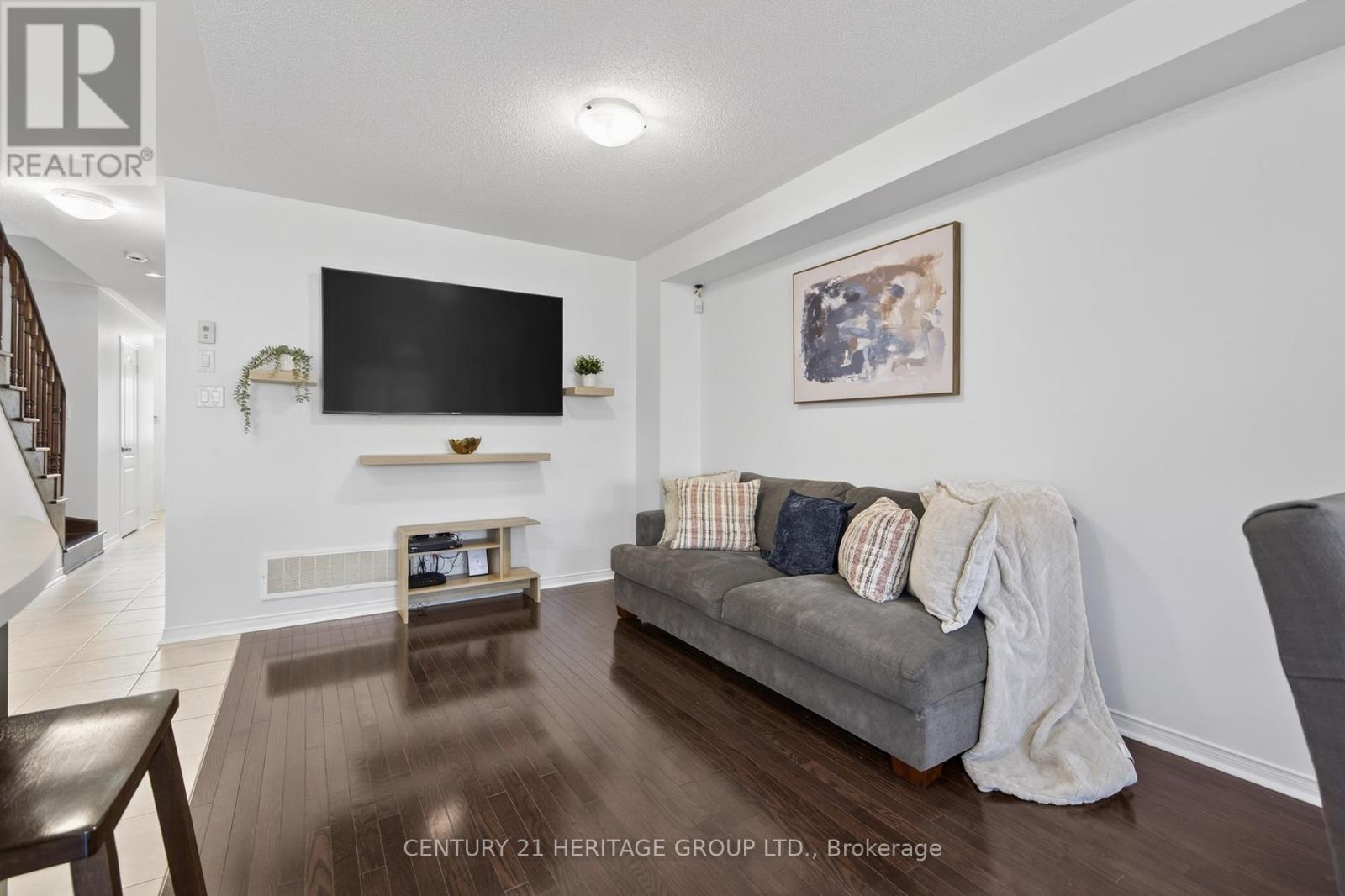 44 Acorn Lane, Bradford West Gwillimbury, Ontario  L3Z 0H6 - Photo 11 - N12975348