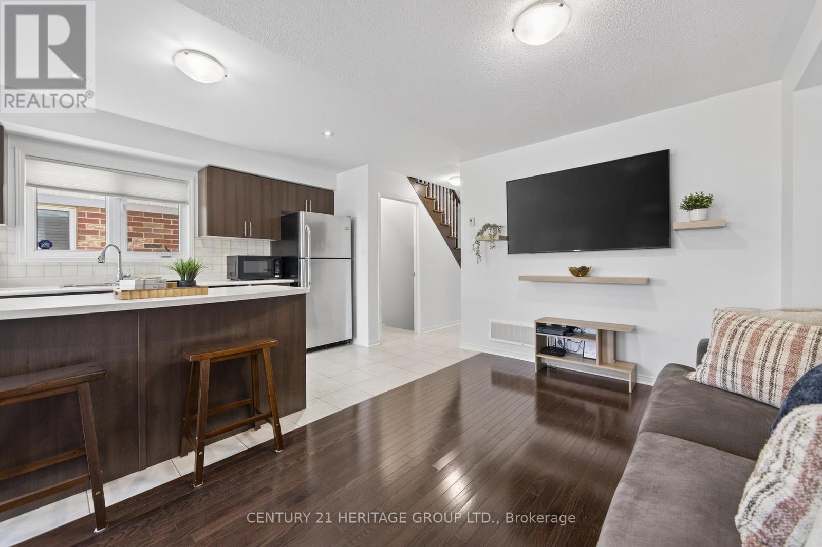 44 Acorn Lane, Bradford West Gwillimbury, Ontario  L3Z 0H6 - Photo 12 - N12975348