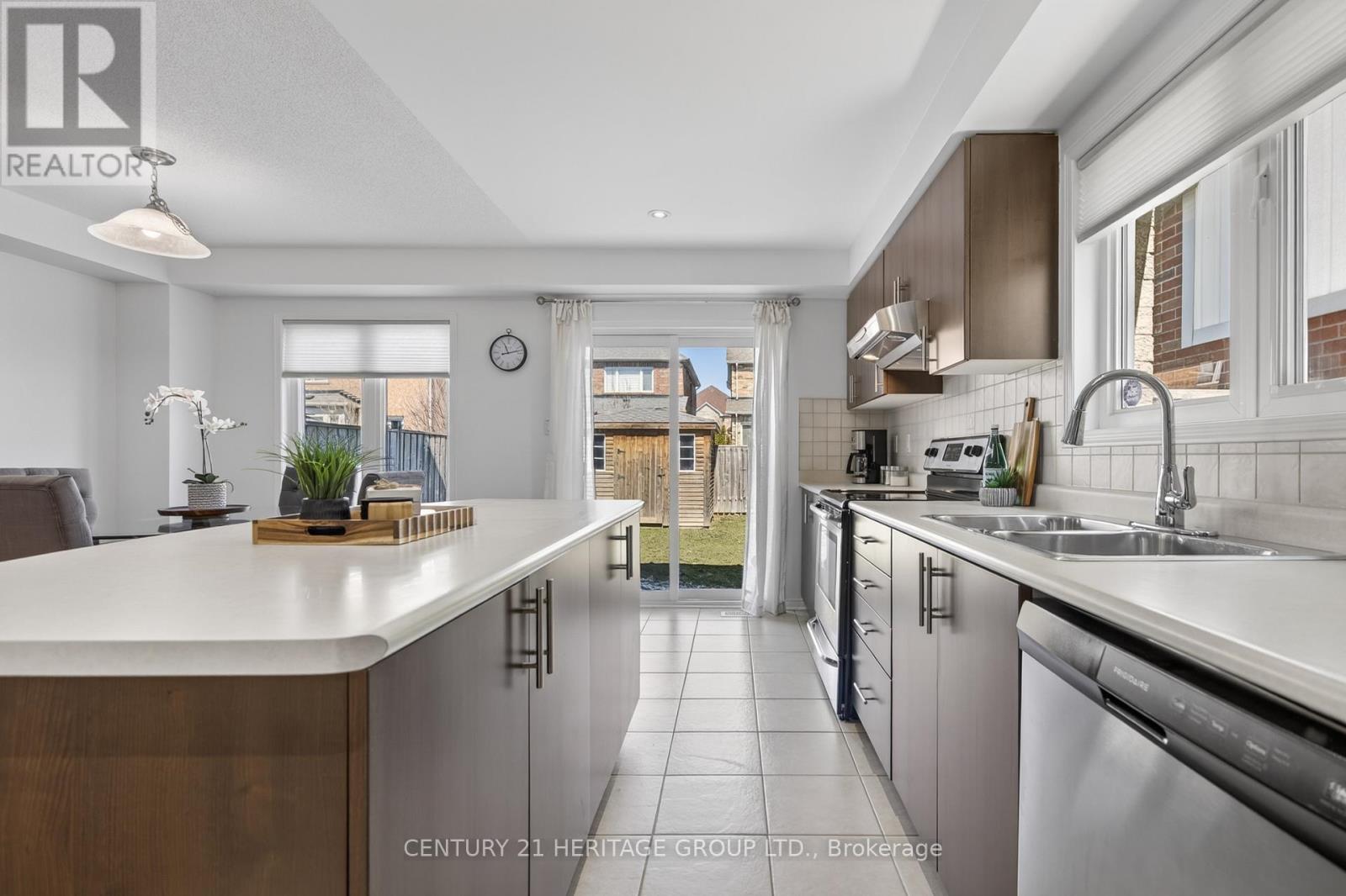 44 Acorn Lane, Bradford West Gwillimbury, Ontario  L3Z 0H6 - Photo 17 - N12975348