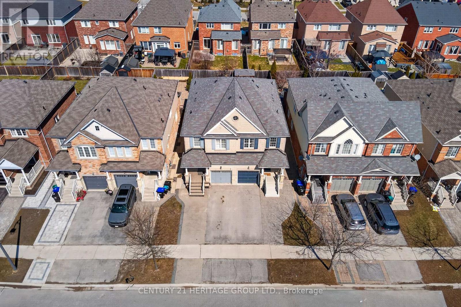 44 Acorn Lane, Bradford West Gwillimbury, Ontario  L3Z 0H6 - Photo 2 - N12975348