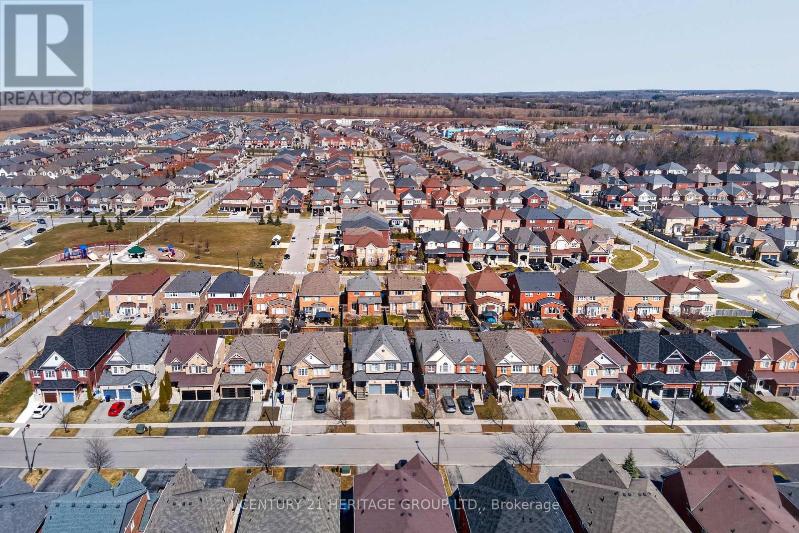 44 Acorn Lane, Bradford West Gwillimbury, Ontario  L3Z 0H6 - Photo 3 - N12975348