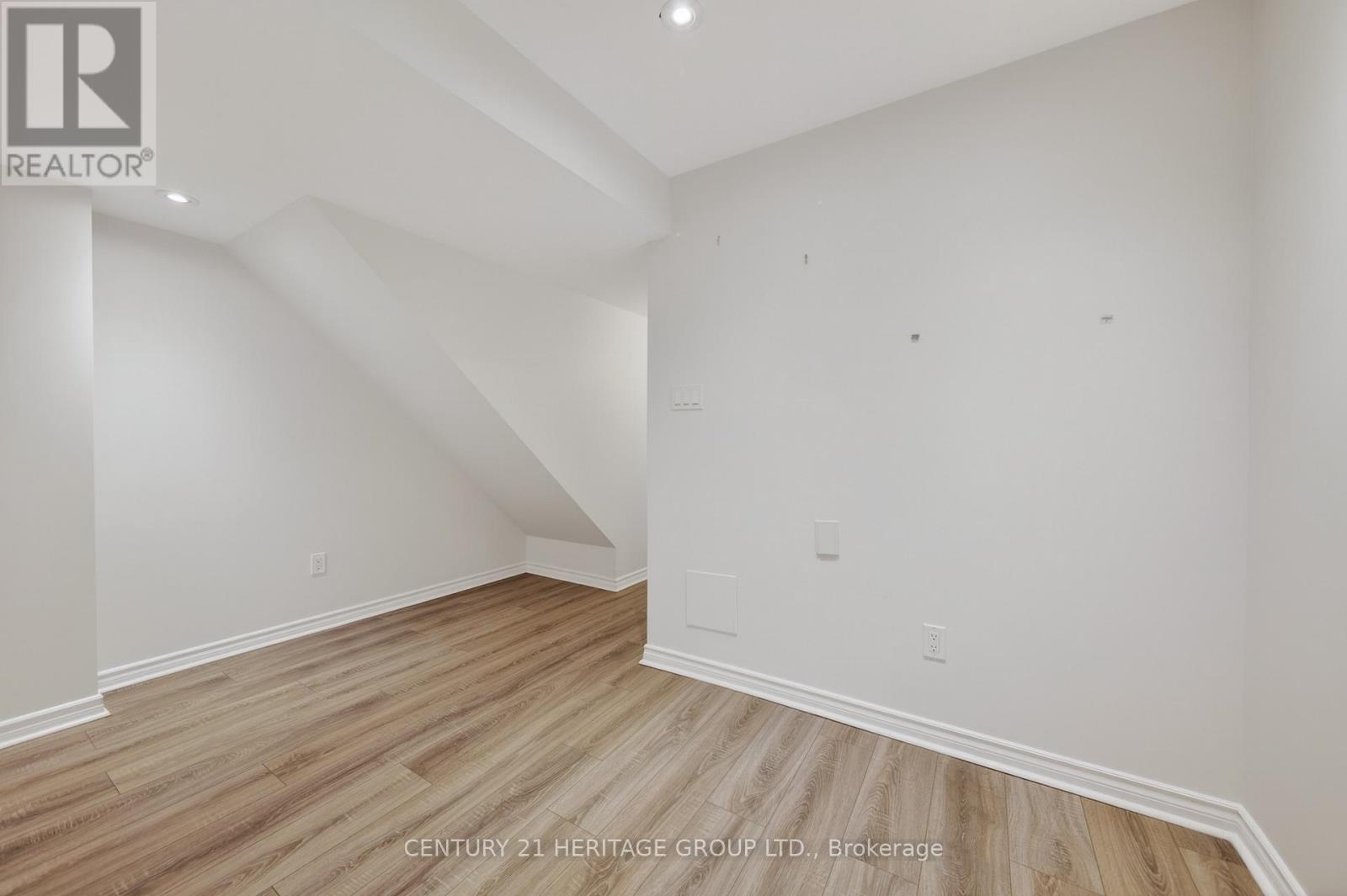 44 Acorn Lane, Bradford West Gwillimbury, Ontario  L3Z 0H6 - Photo 35 - N12975348