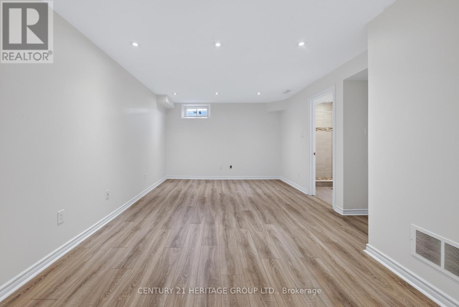 44 Acorn Lane, Bradford West Gwillimbury, Ontario  L3Z 0H6 - Photo 36 - N12975348