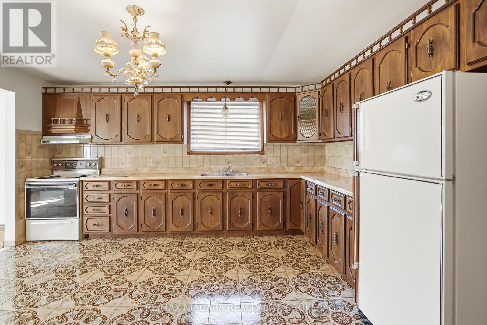 5035 Pettit Avenue, Niagara Falls (Morrison), Ontario  L2E 7B8 - Photo 10 - X12975188