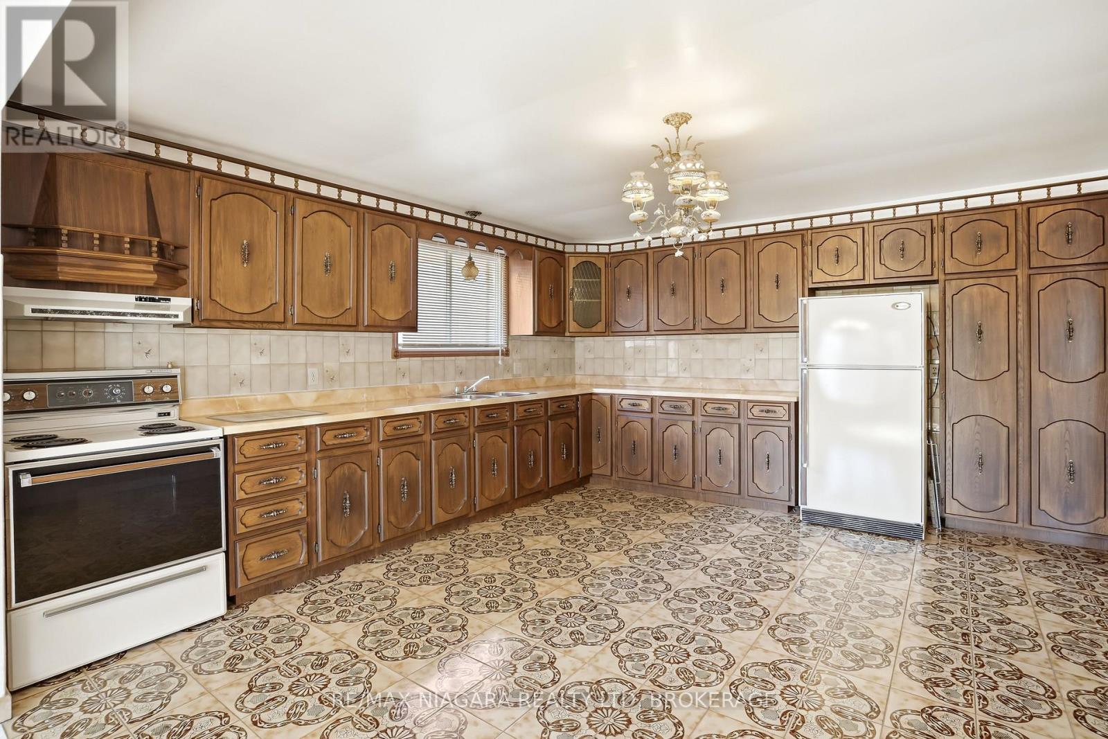 5035 Pettit Avenue, Niagara Falls (Morrison), Ontario  L2E 7B8 - Photo 9 - X12975188