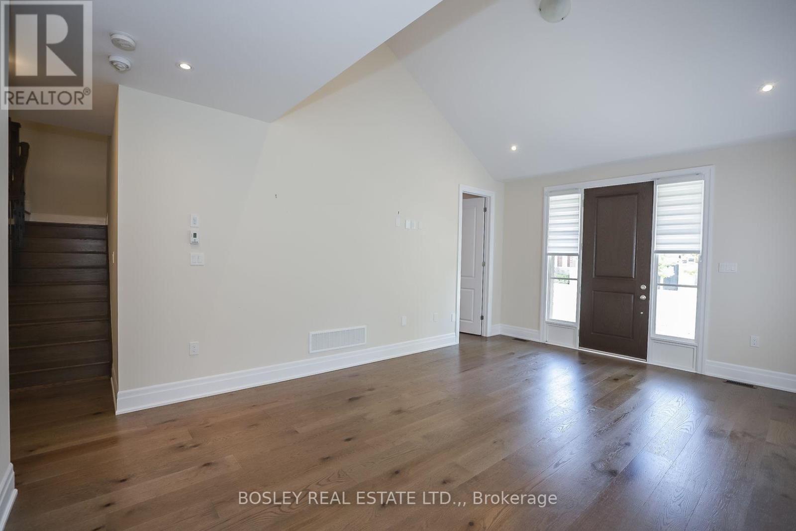 132 Anne Street, Niagara-On-The-Lake, Ontario  L0S 1J0 - Photo 12 - X12975234