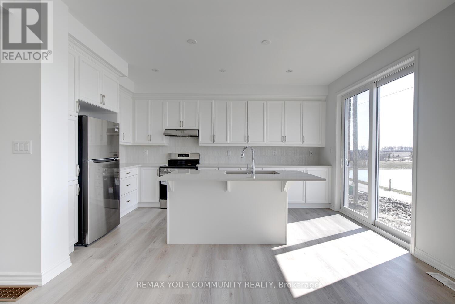 72 Vinewood Crescent, Barrie, Ontario  L9J 1B4 - Photo 12 - S12975142