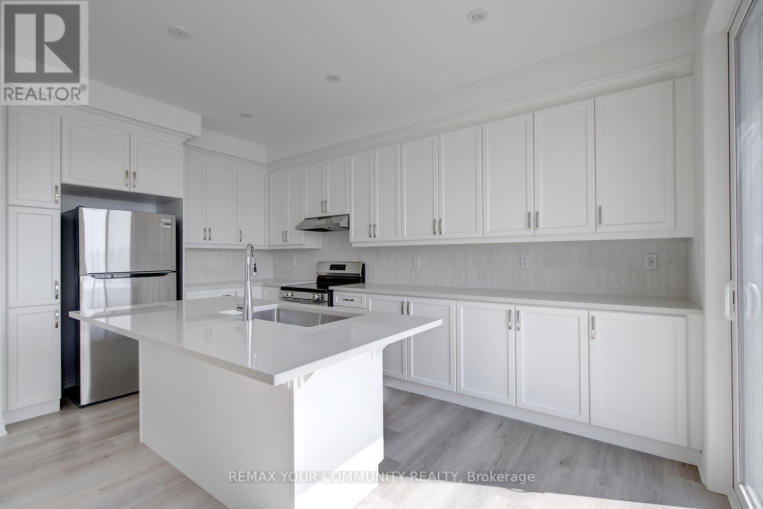 72 Vinewood Crescent, Barrie, Ontario  L9J 1B4 - Photo 14 - S12975142