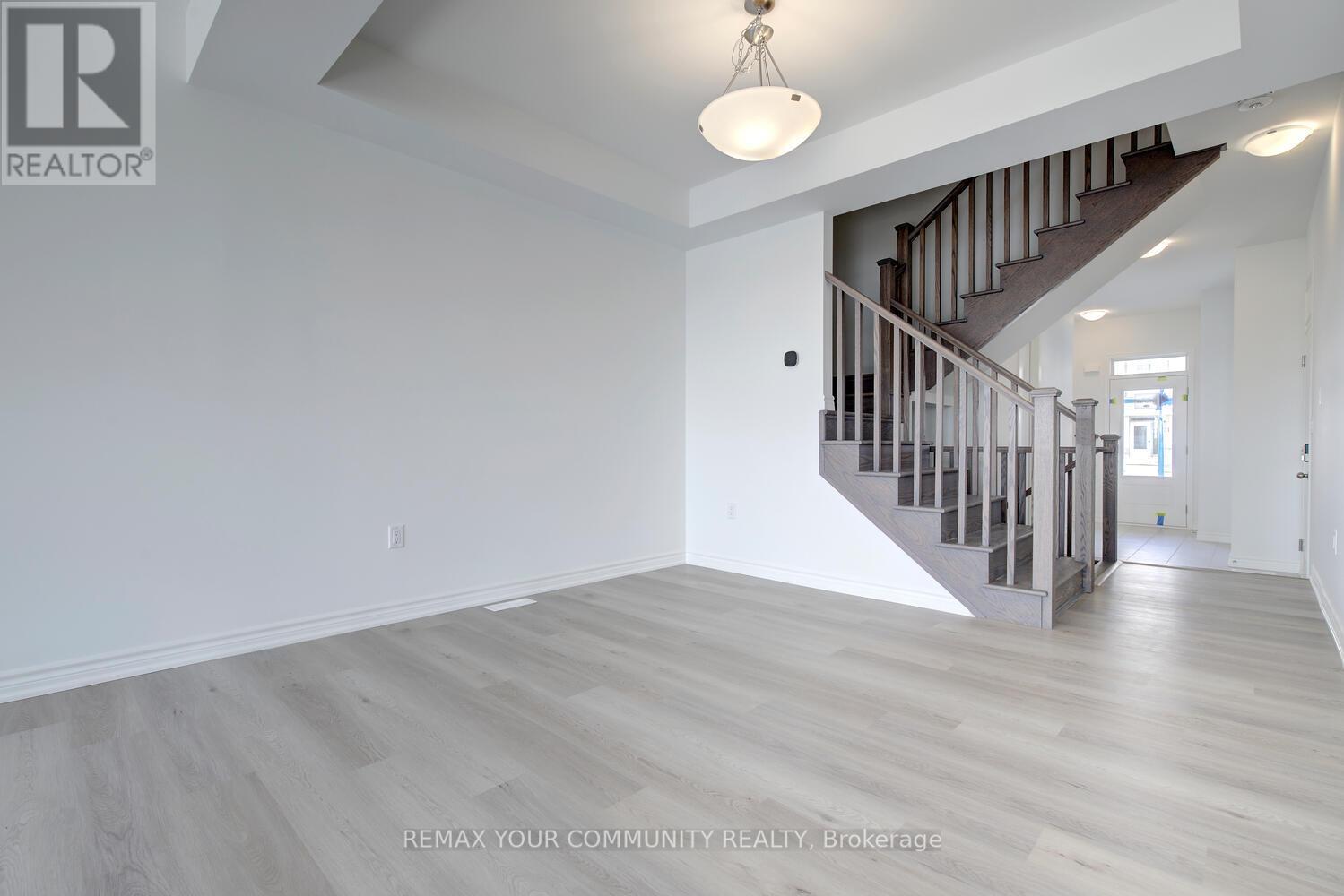 72 Vinewood Crescent, Barrie, Ontario  L9J 1B4 - Photo 18 - S12975142