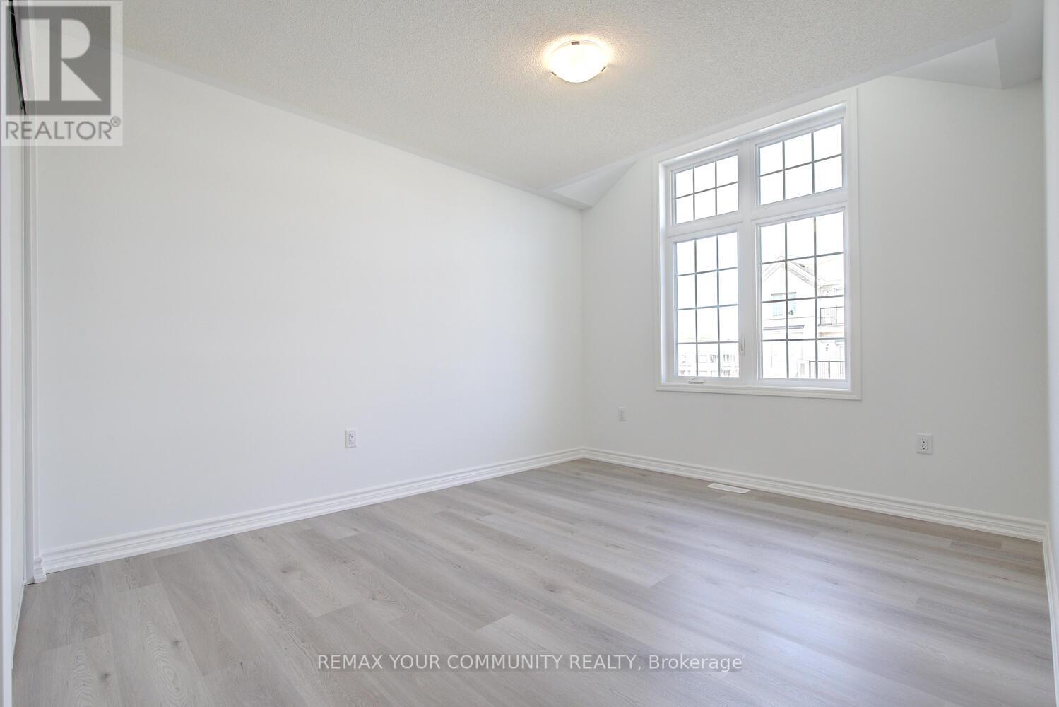 72 Vinewood Crescent, Barrie, Ontario  L9J 1B4 - Photo 27 - S12975142