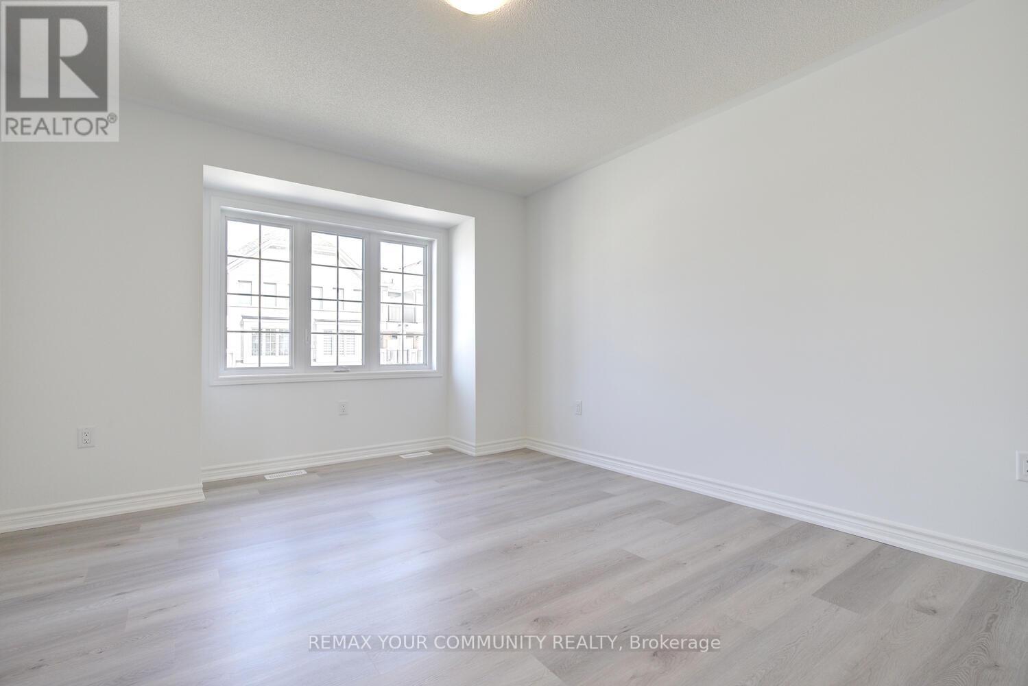 72 Vinewood Crescent, Barrie, Ontario  L9J 1B4 - Photo 29 - S12975142