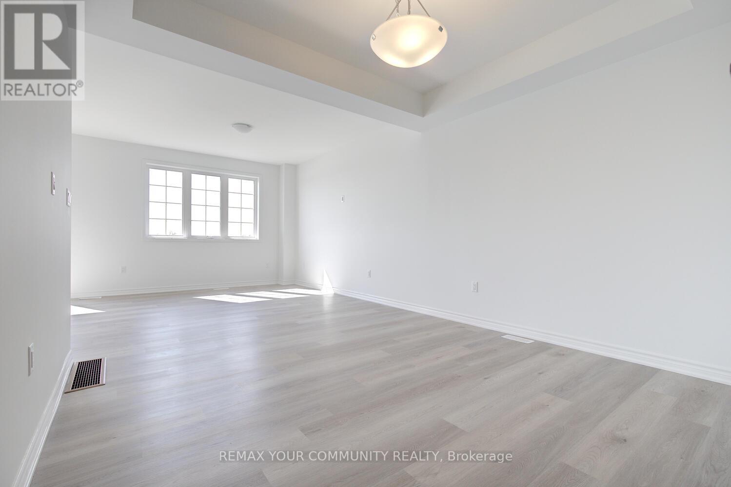 72 Vinewood Crescent, Barrie, Ontario  L9J 1B4 - Photo 6 - S12975142