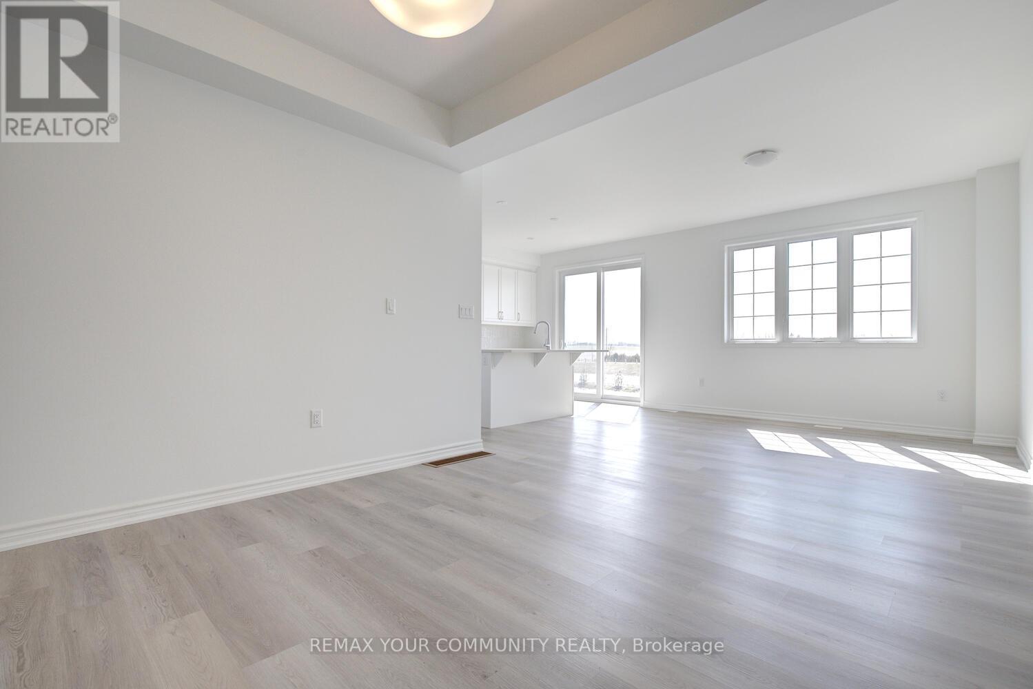 72 Vinewood Crescent, Barrie, Ontario  L9J 1B4 - Photo 7 - S12975142