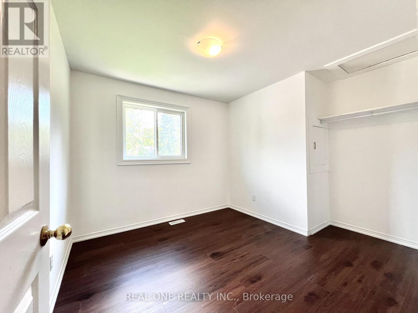 216 Foster Drive, Barrie, Ontario  L4N 3X8 - Photo 12 - S12975230