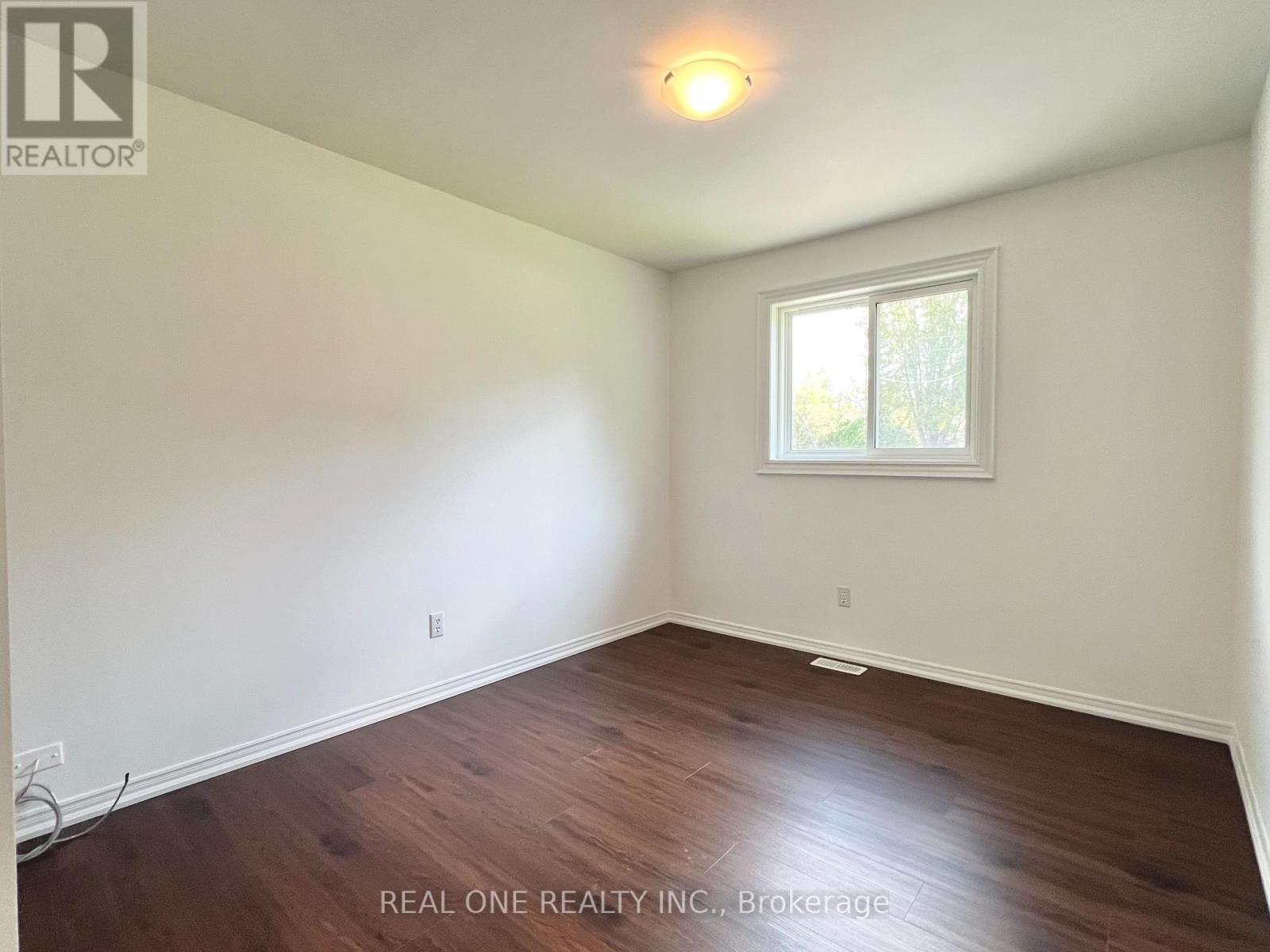 216 Foster Drive, Barrie, Ontario  L4N 3X8 - Photo 13 - S12975230