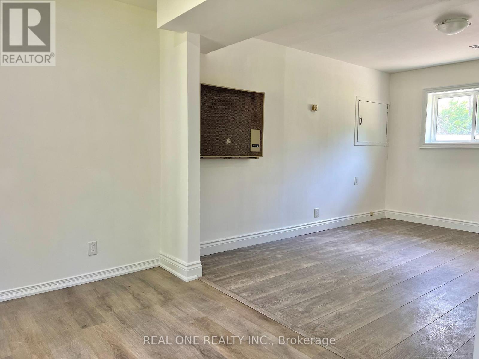 216 Foster Drive, Barrie, Ontario  L4N 3X8 - Photo 17 - S12975230