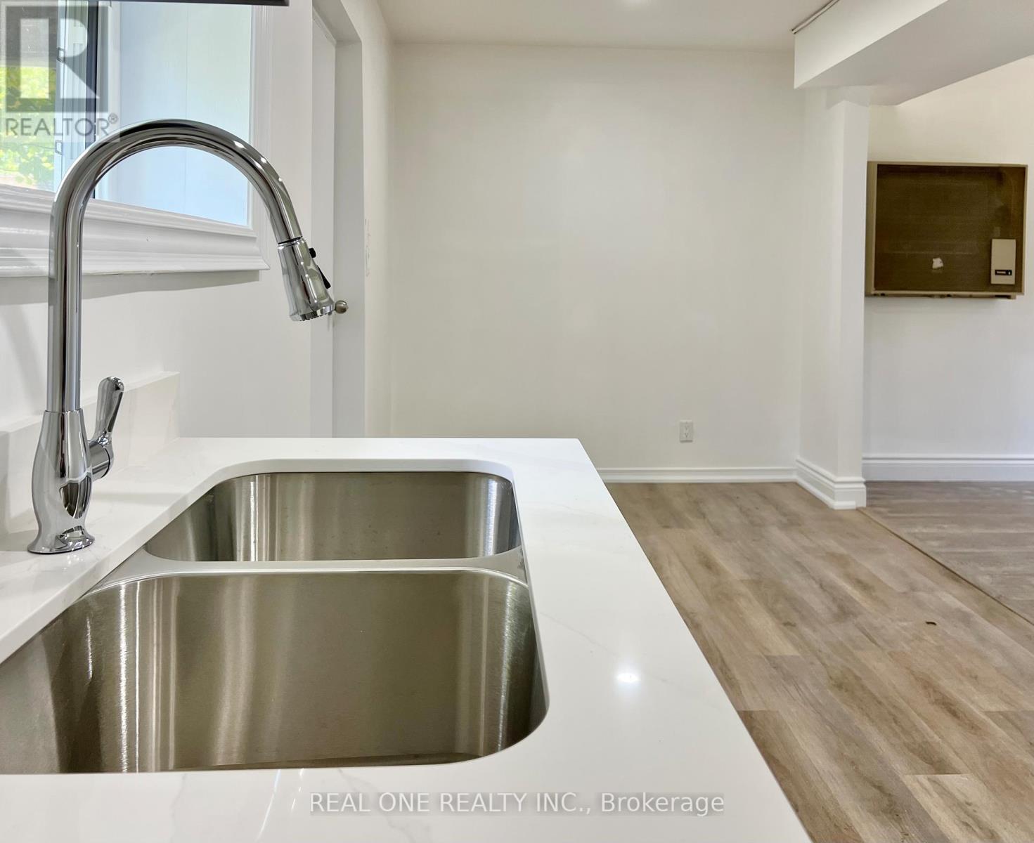 216 Foster Drive, Barrie, Ontario  L4N 3X8 - Photo 20 - S12975230