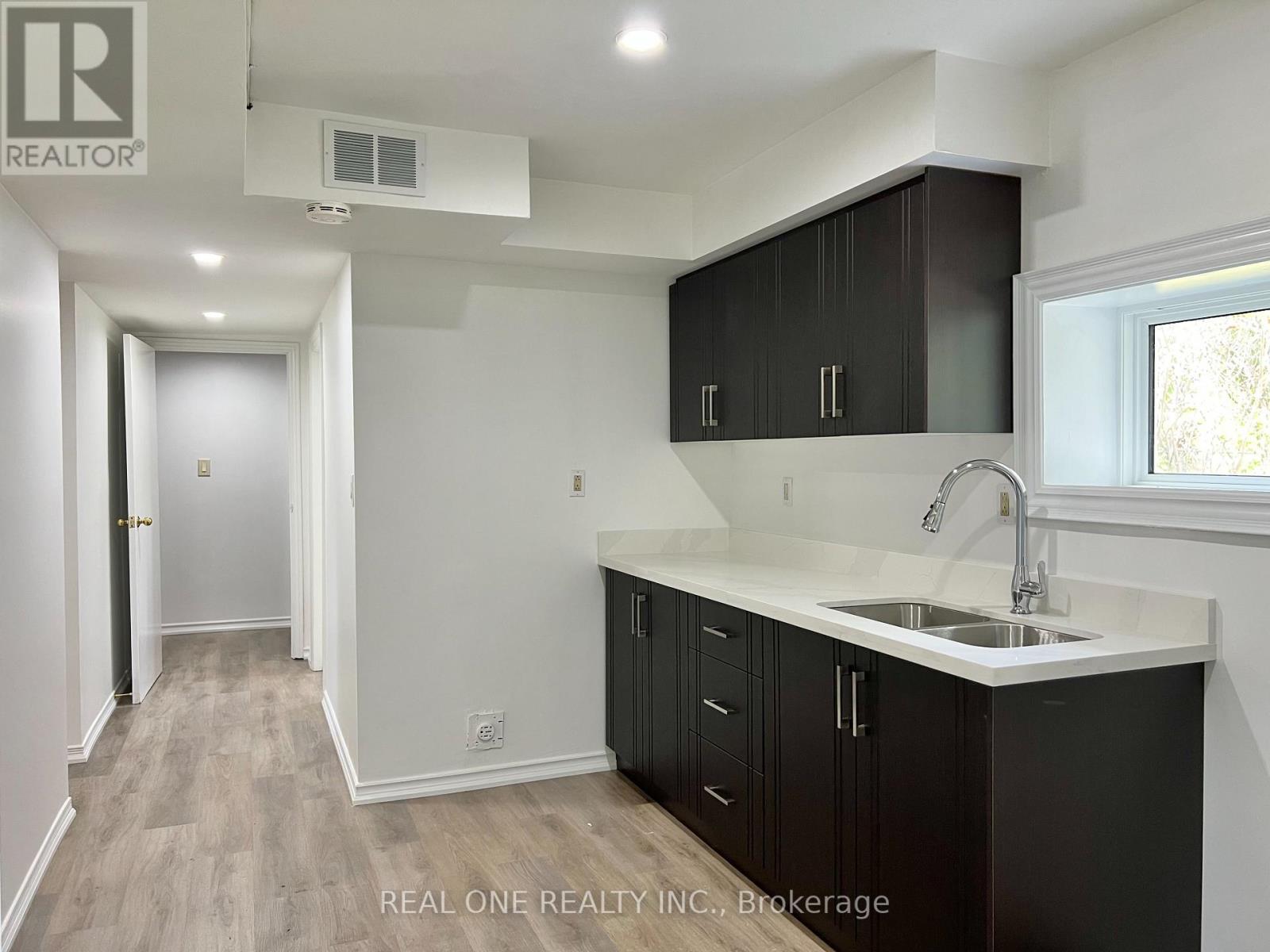 216 Foster Drive, Barrie, Ontario  L4N 3X8 - Photo 21 - S12975230