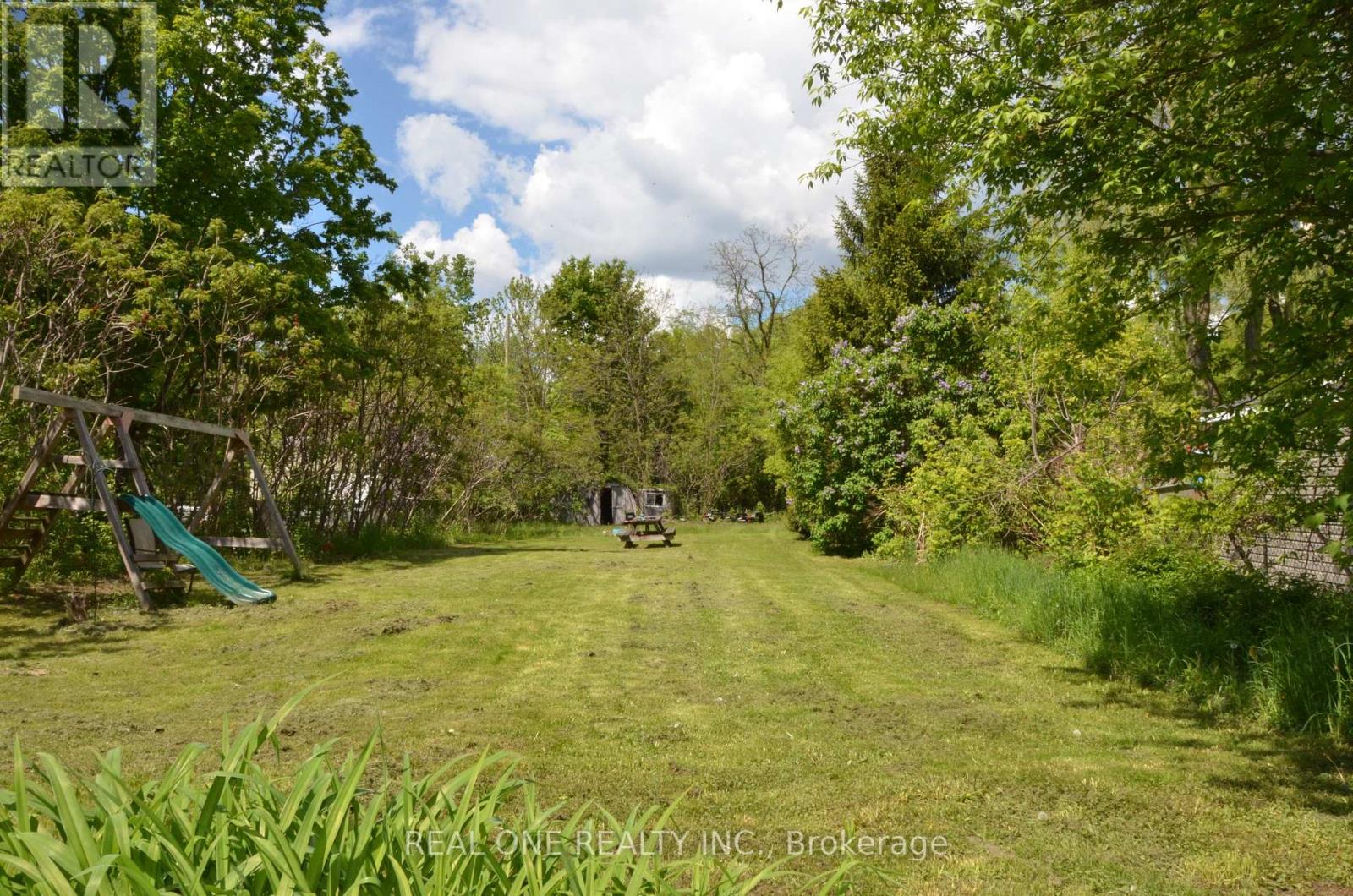 216 Foster Drive, Barrie, Ontario  L4N 3X8 - Photo 3 - S12975230