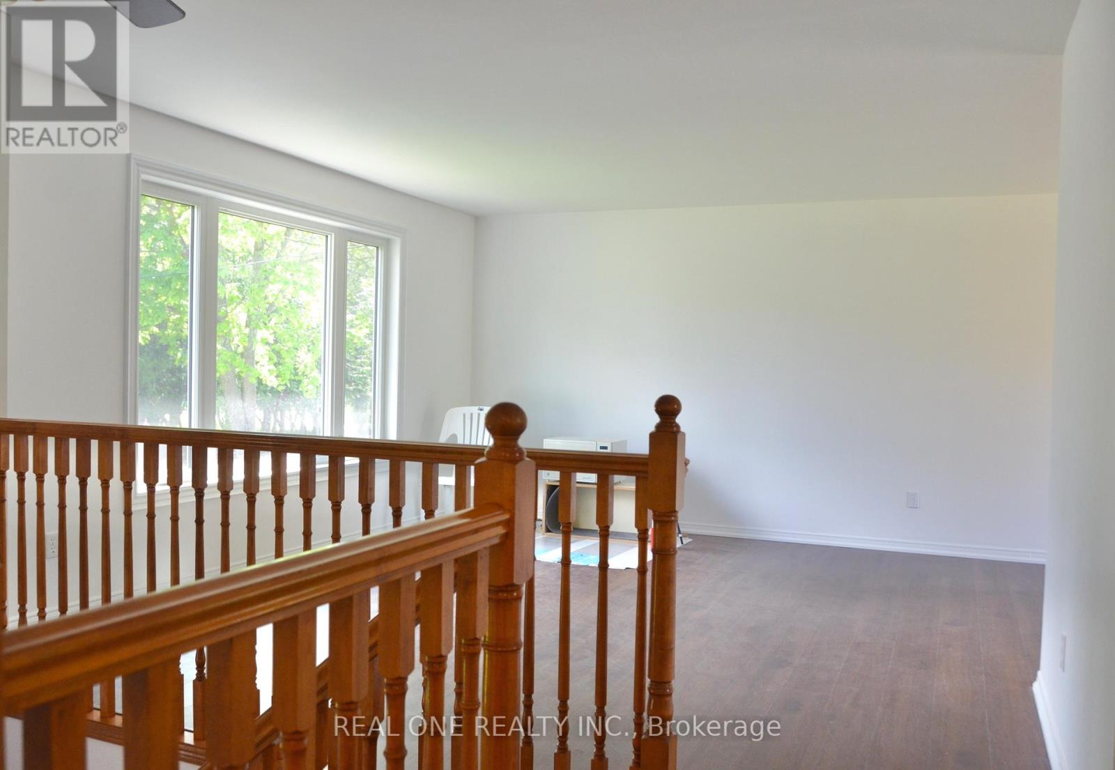 216 Foster Drive, Barrie, Ontario  L4N 3X8 - Photo 6 - S12975230