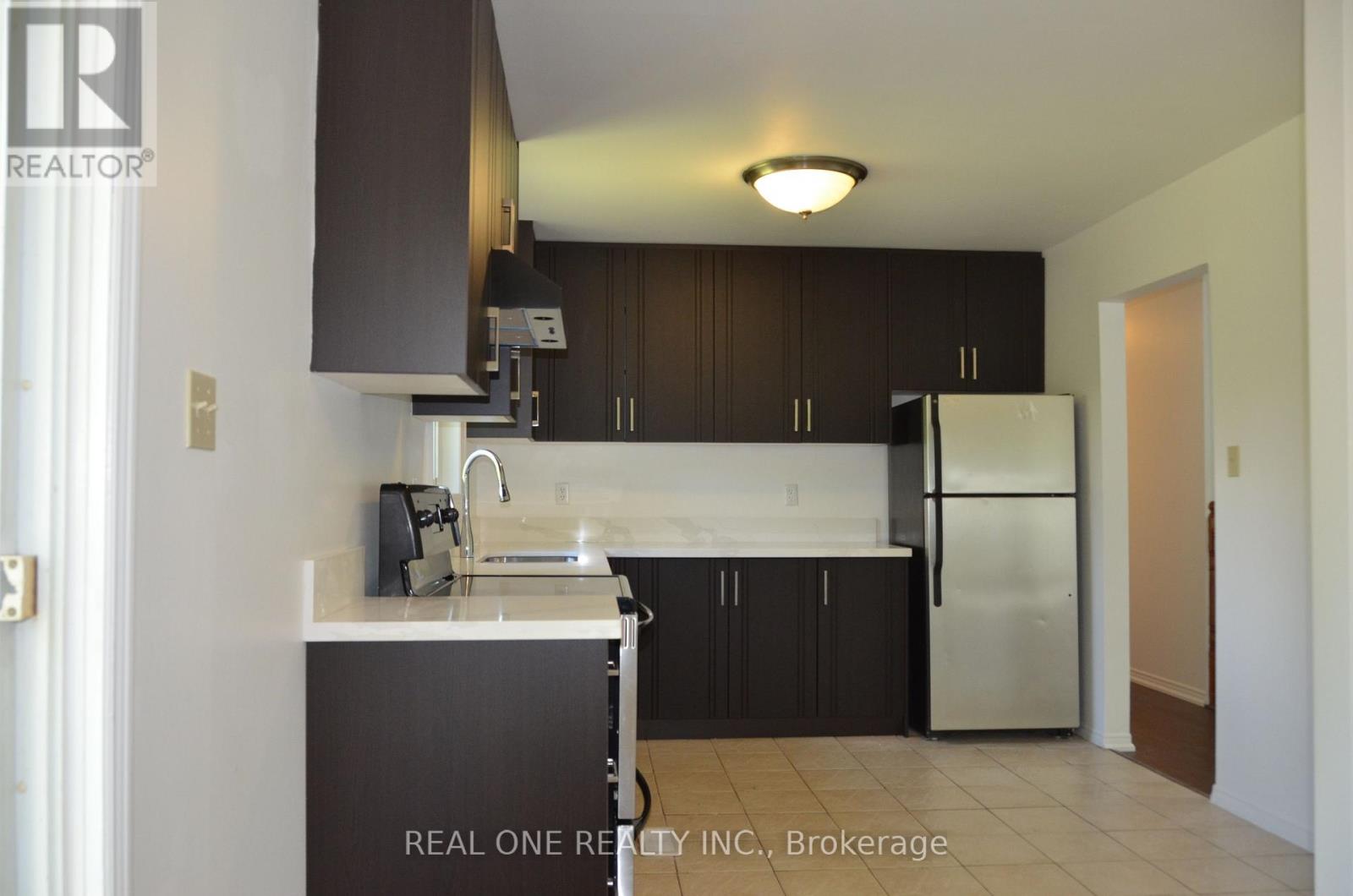 216 Foster Drive, Barrie, Ontario  L4N 3X8 - Photo 8 - S12975230