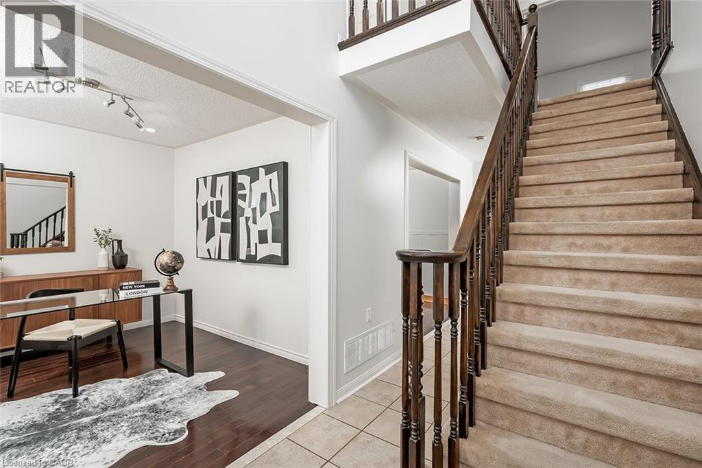 599 Caverhill Crescent, Milton, Ontario  L9T 5K1 - Photo 4 - 40817813