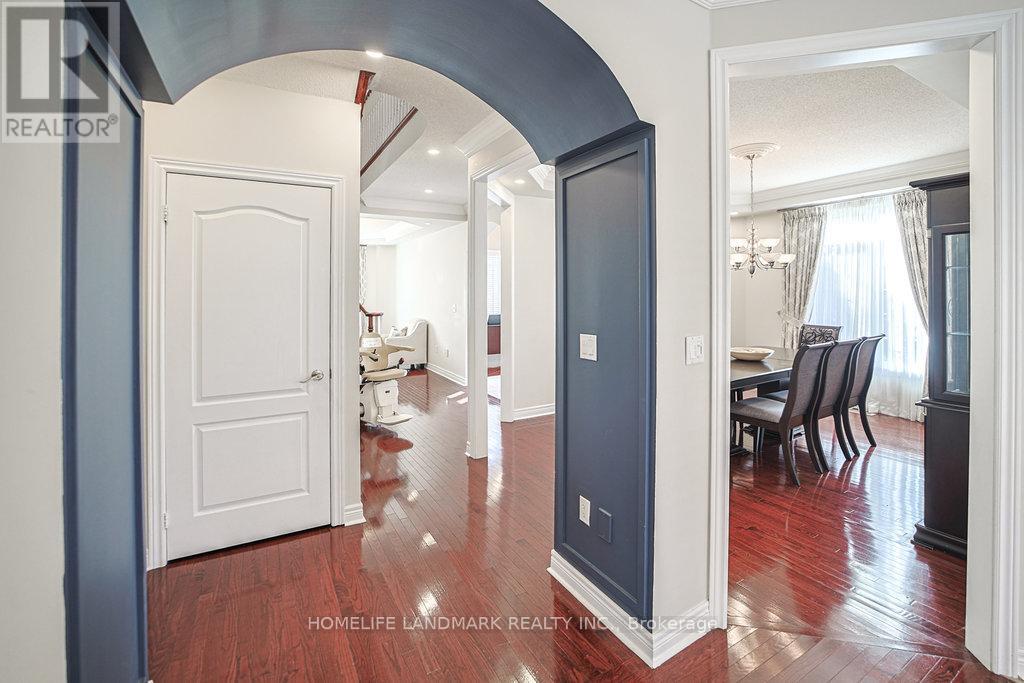 3565 Stonecutter Crescent, Mississauga, Ontario  L5M 7N7 - Photo 12 - W12975164