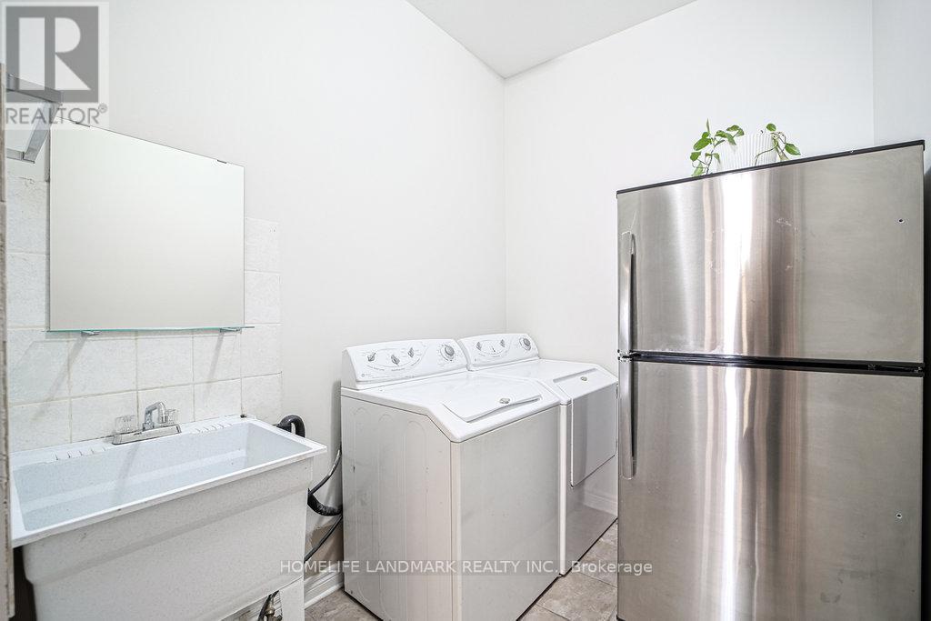 3565 Stonecutter Crescent, Mississauga, Ontario  L5M 7N7 - Photo 28 - W12975164