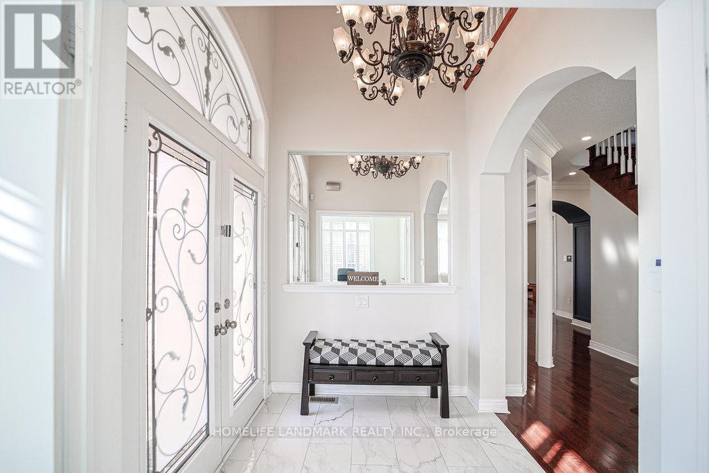 3565 Stonecutter Crescent, Mississauga, Ontario  L5M 7N7 - Photo 5 - W12975164