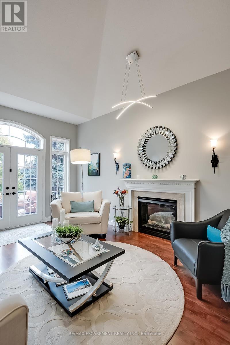 4304 Taywood Drive, Burlington, Ontario  L7M 4S7 - Photo 16 - W12975170