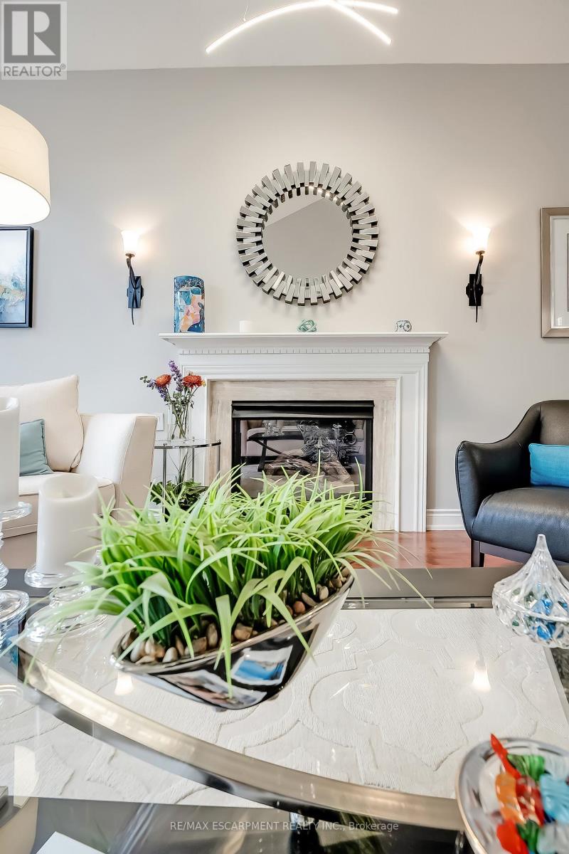 4304 Taywood Drive, Burlington, Ontario  L7M 4S7 - Photo 17 - W12975170