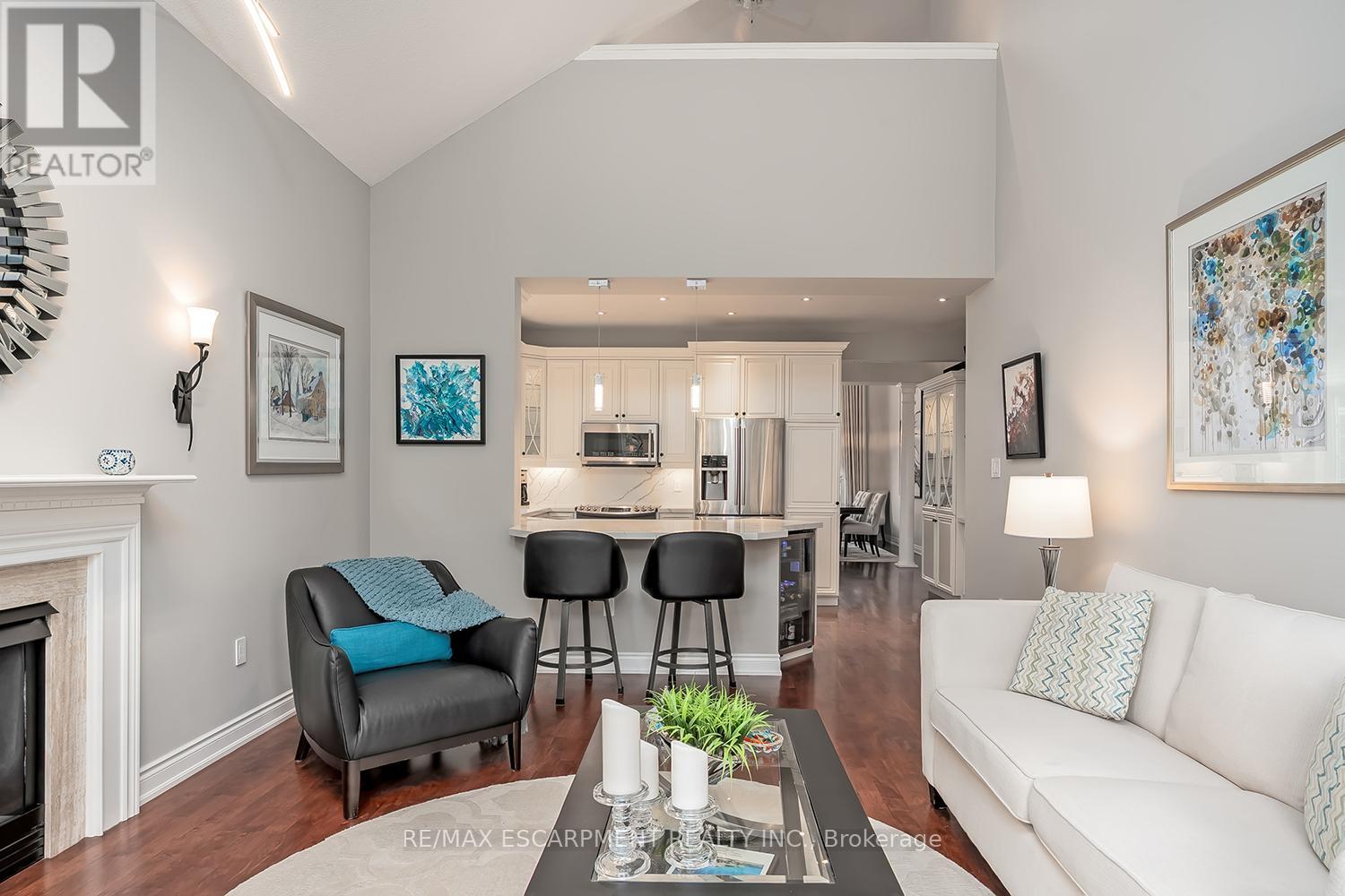 4304 Taywood Drive, Burlington, Ontario  L7M 4S7 - Photo 18 - W12975170