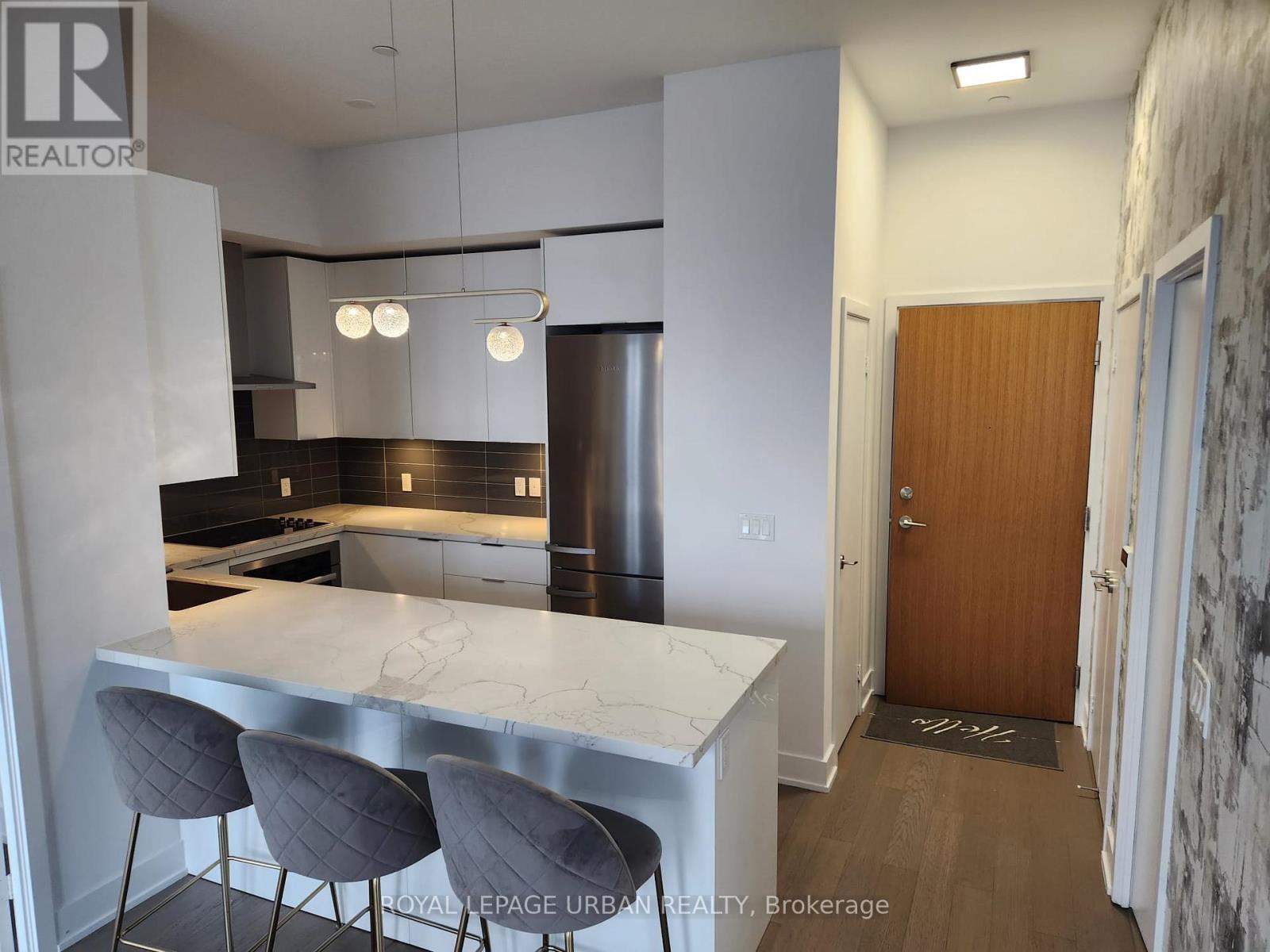 UPH2 - 30 SHORE BREEZE DRIVE, Toronto, Ontario