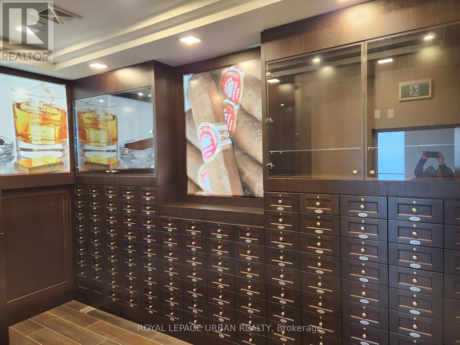 Uph2 - 30 Shore Breeze Drive, Toronto, Ontario  M8V 0J1 - Photo 11 - W12975174