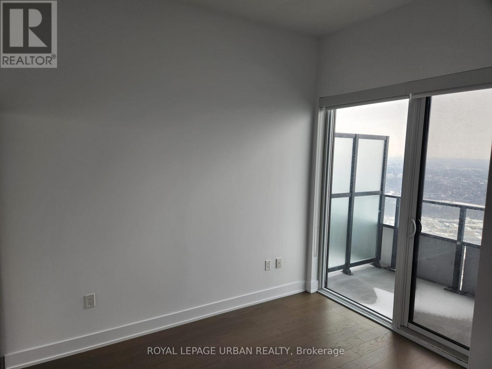 Uph2 - 30 Shore Breeze Drive, Toronto, Ontario  M8V 0J1 - Photo 5 - W12975174